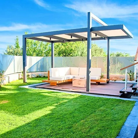 Perla With Heated Pool Villa