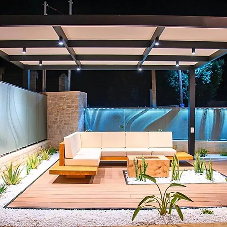 Villa Perla With Heated Pool *